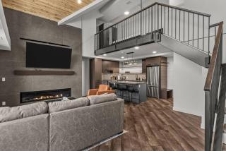Penthouse Loft| 2BD| Mountain Views| Pool + HotTub - 4
