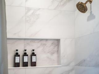 Rooftop Patio, Hot Tub and Games City Escape - 4