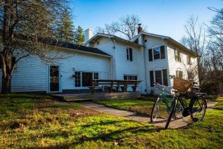 Twin Oaks Near Lake Wallenpaupack Historic Home - 9