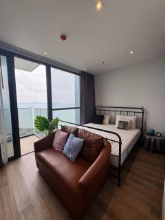 Beautiful Top Floor Studio with Amazing Sea View - 0
