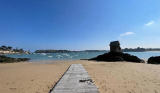 Sunset Family Guesthouse Mont Saint Michel - 4