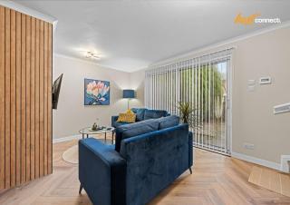 2 Bed Home in Paisley I Sleeps 4 - 2