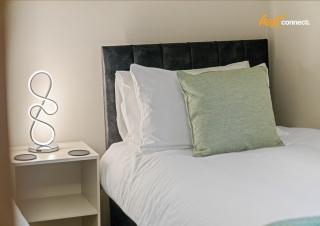 2 Bed Home in Paisley I Sleeps 4 - 1