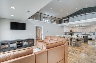 Patio and Fishing Pond! Modern Barndominium Near KC - 8