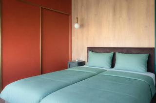 Central 2BR with Designer Interior and Work Desk - 9