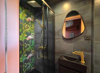 Central 2BR with Designer Interior and Work Desk - 6