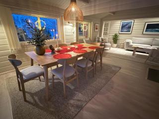 Unik hytte med 12 soveplsser på Senja - egen strand - 4