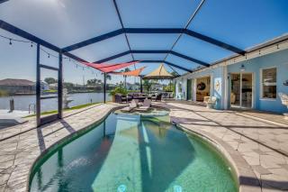 Lake Kennedy water front villa - 5