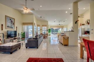 Lake Kennedy water front villa - 2