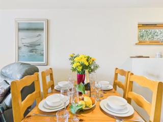 1 Arvor – Beachfront Two-Bedroom Apartment with Parking at Maenporth Beach, Cornwall - 6