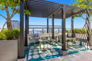 Stylish 1BR Apt With Pool - 4