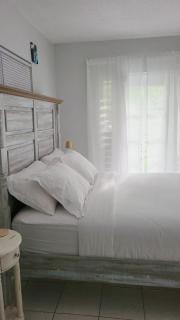 Mirror You Suite - Serene Super Studio with Porch - 3