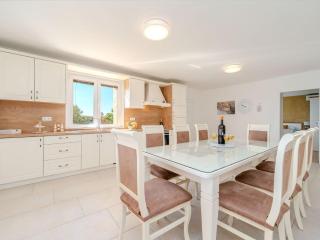 Apartment by Interhome - 2