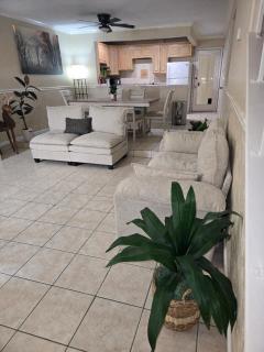 Cozy Townhouse Deer - 0