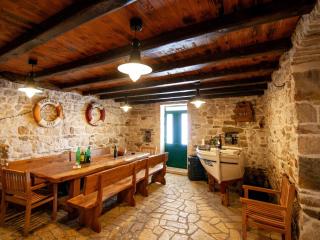 Holiday Home für 12 Personen ca- 180 m² in Jesenice- Dalmatien - Gespanschaft Split-Dalm by Interhome - 2