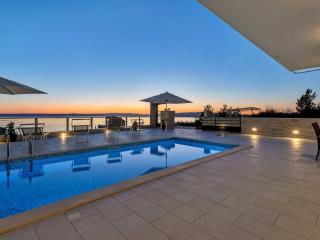 Holiday Home Villa Infinite mit Schwimmbad und Meerblick by Interhome - 0