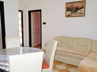 Apartment Stimmungsvolle Ferienwohnung mit großem Garten by Interhome - 2