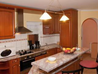 Holiday Home Hochwertiges Ferienhaus Steffi mit Terrasse by Interhome - 4