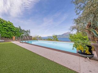 Holiday Home Privater Pool und herrlicher Seeblick by Interhome - 3