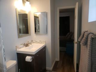 Your Henderson Private Retreat with a Full Kitchen - 1