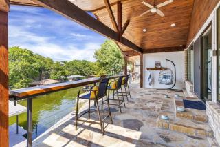 Luxury Lakefront Retreat Private Dock and Fire Pit - 7