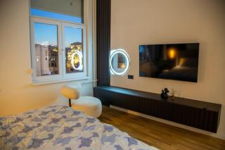 Stone Bridge Apartment - 1