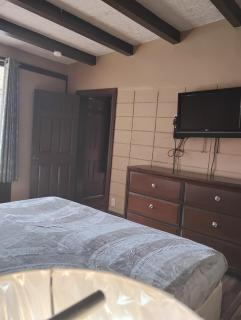 Gated 1 King BR 1 Bath Apt with Full Kitchen 233 - 8
