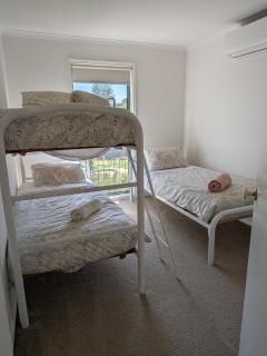 Park the car & walk everywhere - 100m from Cowes beach & playground! - 3