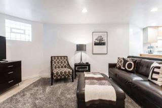 The Wrigleyville Garden 200 Steps to Wrigley-2BR - 2