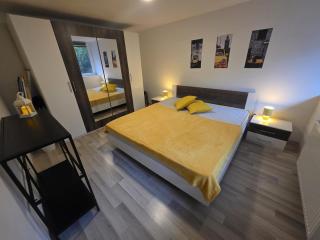 City Oasis with Garden - 4