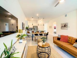 Superb Thematic 2BR with Waterpark & Garage - 9