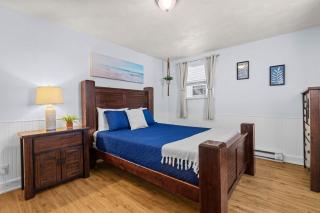 Seaside Retreat 5 Min Walk to Beach BBQ & Fire Pit WiFi Cozy & Relaxing - 2