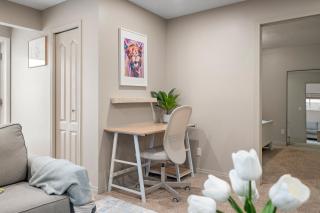 Panorama Hills Cozy Guest Suite - 5