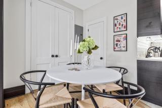 The West Village Penthouse Huge Windows Desk Skylights Cobblestone Street - 4