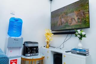 Cosy & Secure 1BR Near TRM Mall - Free Parking, Fast WiFi & Netflix - 7