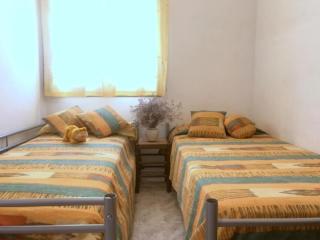 Apartamento familiar cerca de playa con parking e Internet - HISP-312-105 - 1
