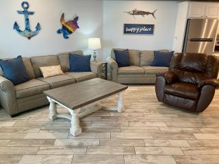 Beachgate Condo Suites and Hotel 514 condo - 9