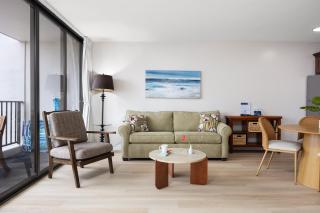 21Fl Near Waikiki Beach with Mountain Views & Parking - 3