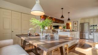 5BDR Heritage Estate w Pool Private Pond Fire Pit Cortland by AvantStay - 1