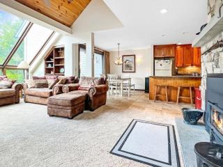 Sunrise Timberline A2 - Ski Shack Brought to you by GetAway Vacations - 7