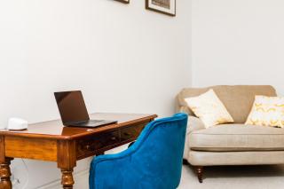 Elegant modernised terrace home, close to CBD - 3