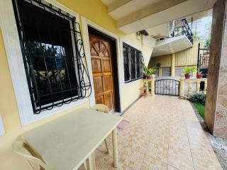 La-Familia Guest House - 6