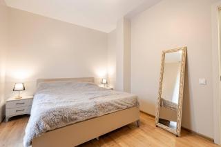 Spacious City-View Home in Tbilisi Terrace & BBQ - 7