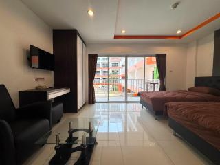 Comfortable Pool-View Studio with Balcony - Pratumnak, Pattaya - 9