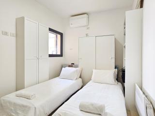 Hashofet Haim Cohen 12 - 4