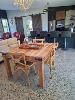 Modern retreat in Kinloch - 5