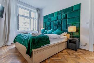Convenient 3-BR Apartment 15 Min to Landstraße Hub - 0