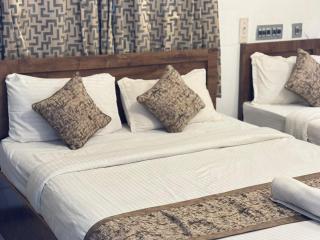 LA Paradise Residency - 9