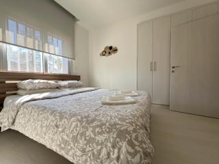 Albert's Apartment Center 202B - 4