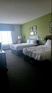 Express Inn & Suites - 6